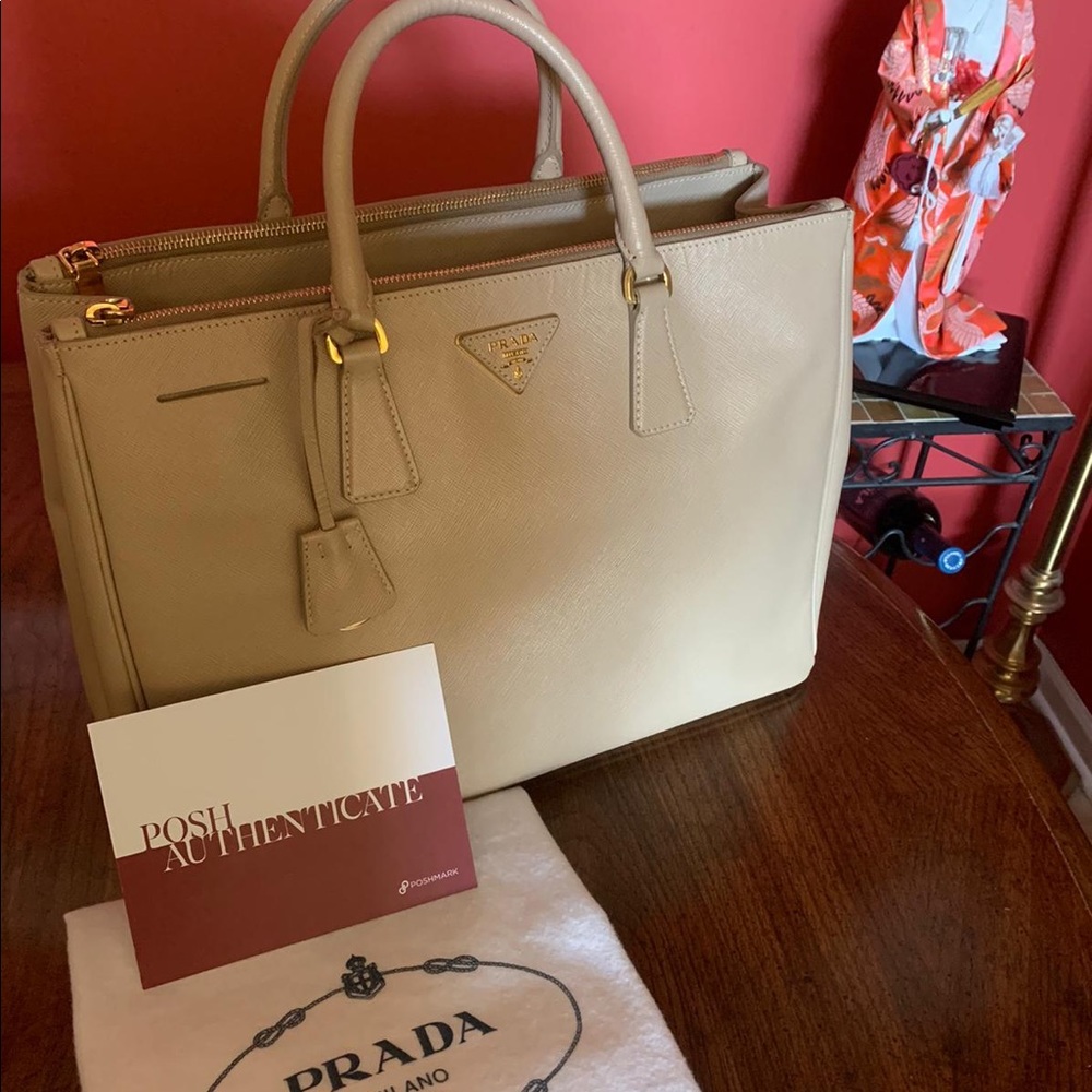 PRADA Galleria tote - Picture 15 of 16